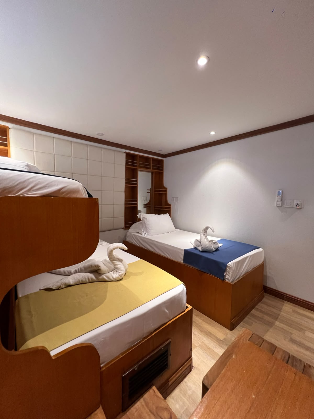 Standard cabin, alternate view